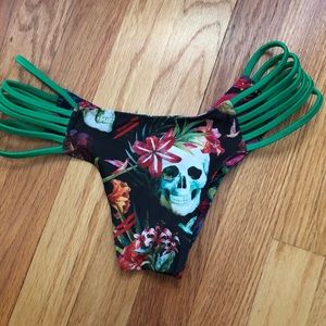Savage swim bottom. Never worn!!!